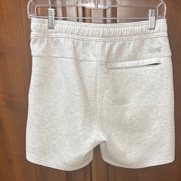 American Eagle Teen AE boy / Men's soft gray AE 24/7 shorts size S - Picture 2 of 5